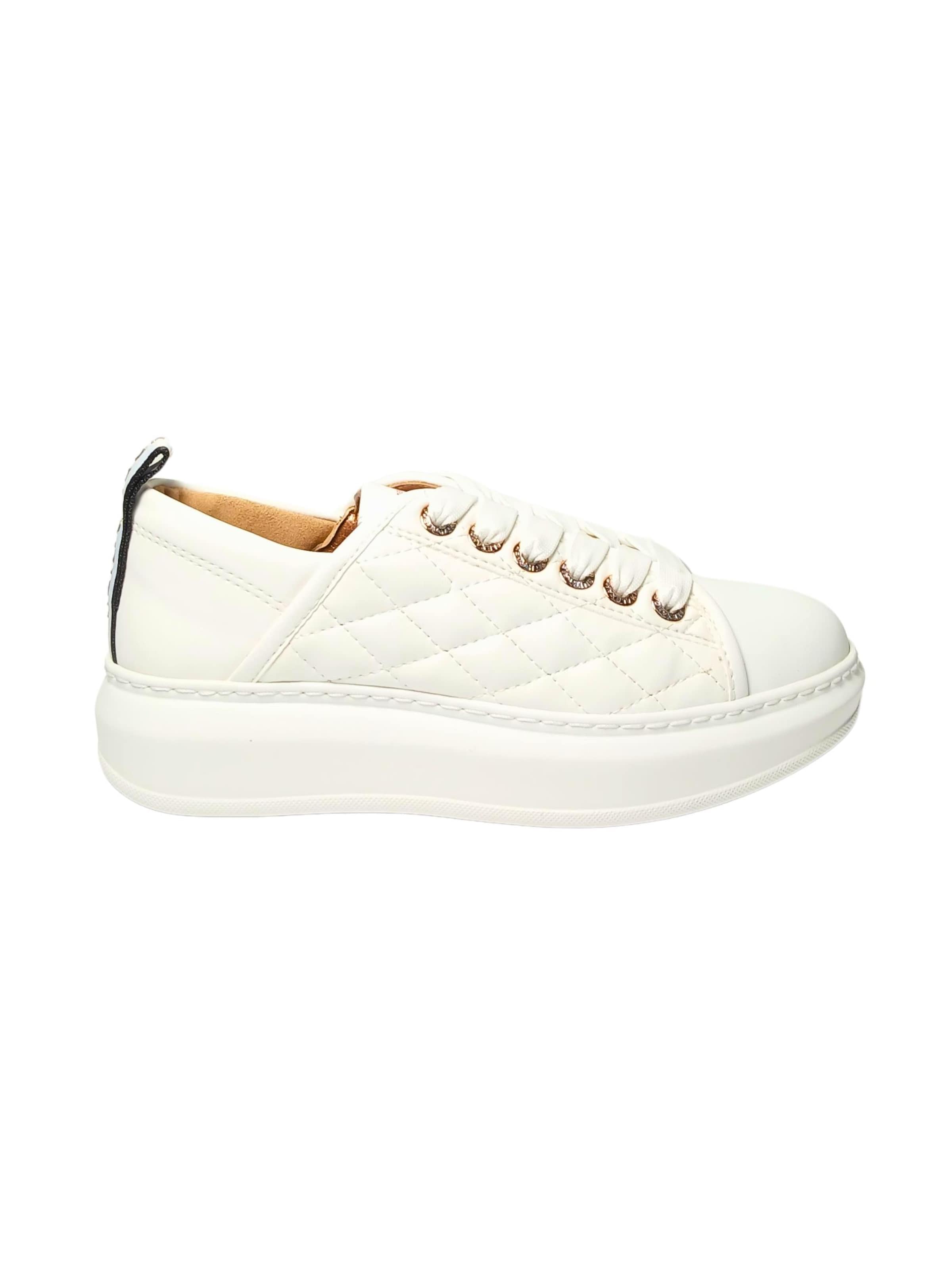 Alexander Smith Sneakers laag in de kleur Offwhite, Productweergave