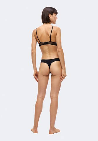 ETAM String 'Jessy' in Black