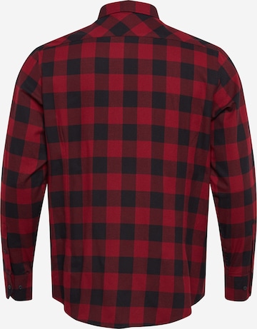 Urban Classics Regular fit Button Up Shirt in Red