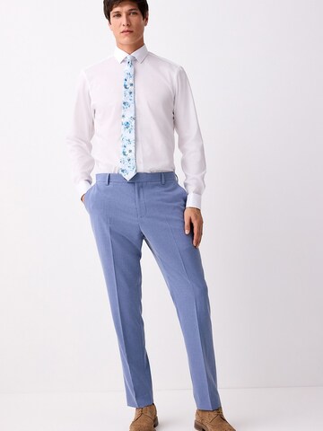 Next Slim Fit Set: Hemd und Krawatte in Weiß