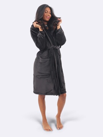 COZEE Nattlinne 'Black Beauty Robe' i svart