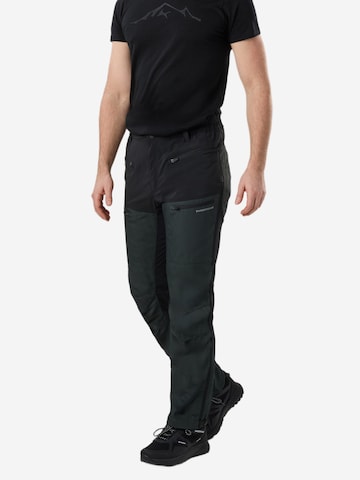 SWEDEMOUNT - regular Pantalón de montaña 'Nordkap' en verde