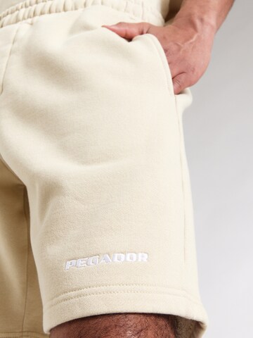 Pegador Regular Shorts in Beige