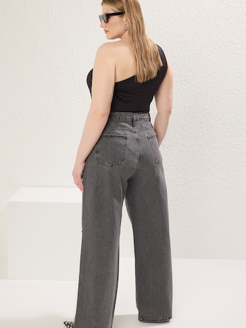 Trendyol Curve Wide leg Τζιν σε γκρι