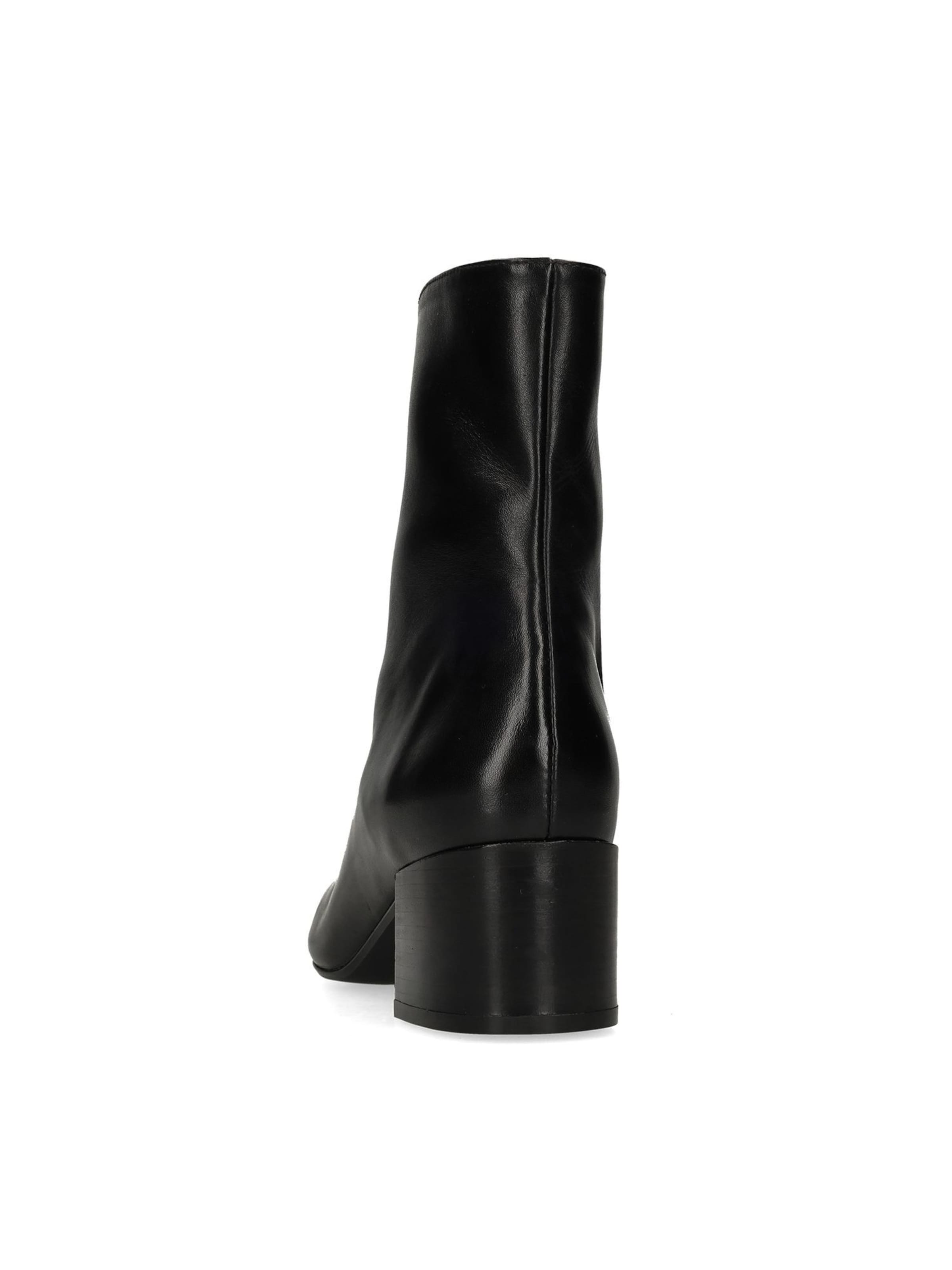 MANFIELD Stiefelette in Schwarz