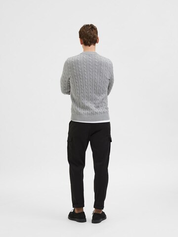 SELECTED HOMME Sweater in Grey