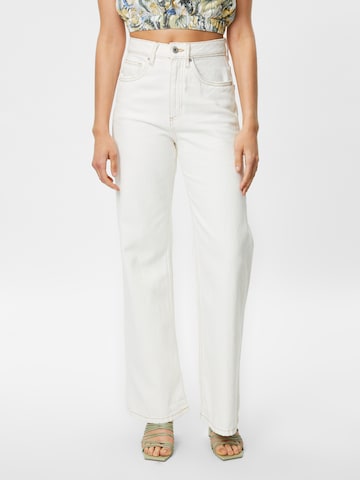 Cotton On Wide leg Jeans in White: front