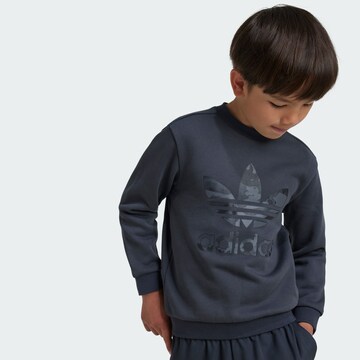 ADIDAS ORIGINALS - Fato de jogging em cinzento