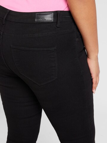 évasé Jean 'VMCElly' Vero Moda Curve en noir