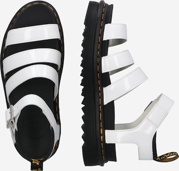 Dr. Martens - Sandalias con hebilla 'Blaire' en blanco