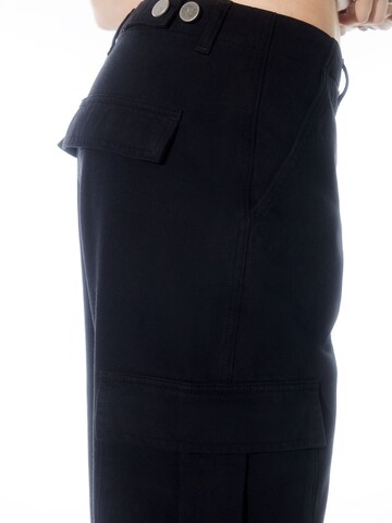 Loosefit Jeans cargo 'LUMI' di SHYX in nero