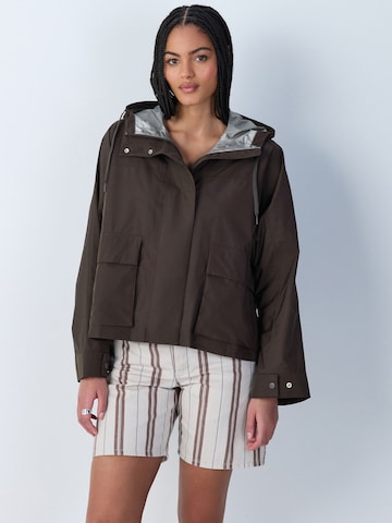 Veste mi-saison Next en marron : devant