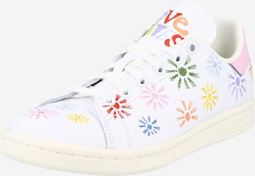 Baskets basses 'Stan Smith Pride' ADIDAS ORIGINALS en blanc : devant