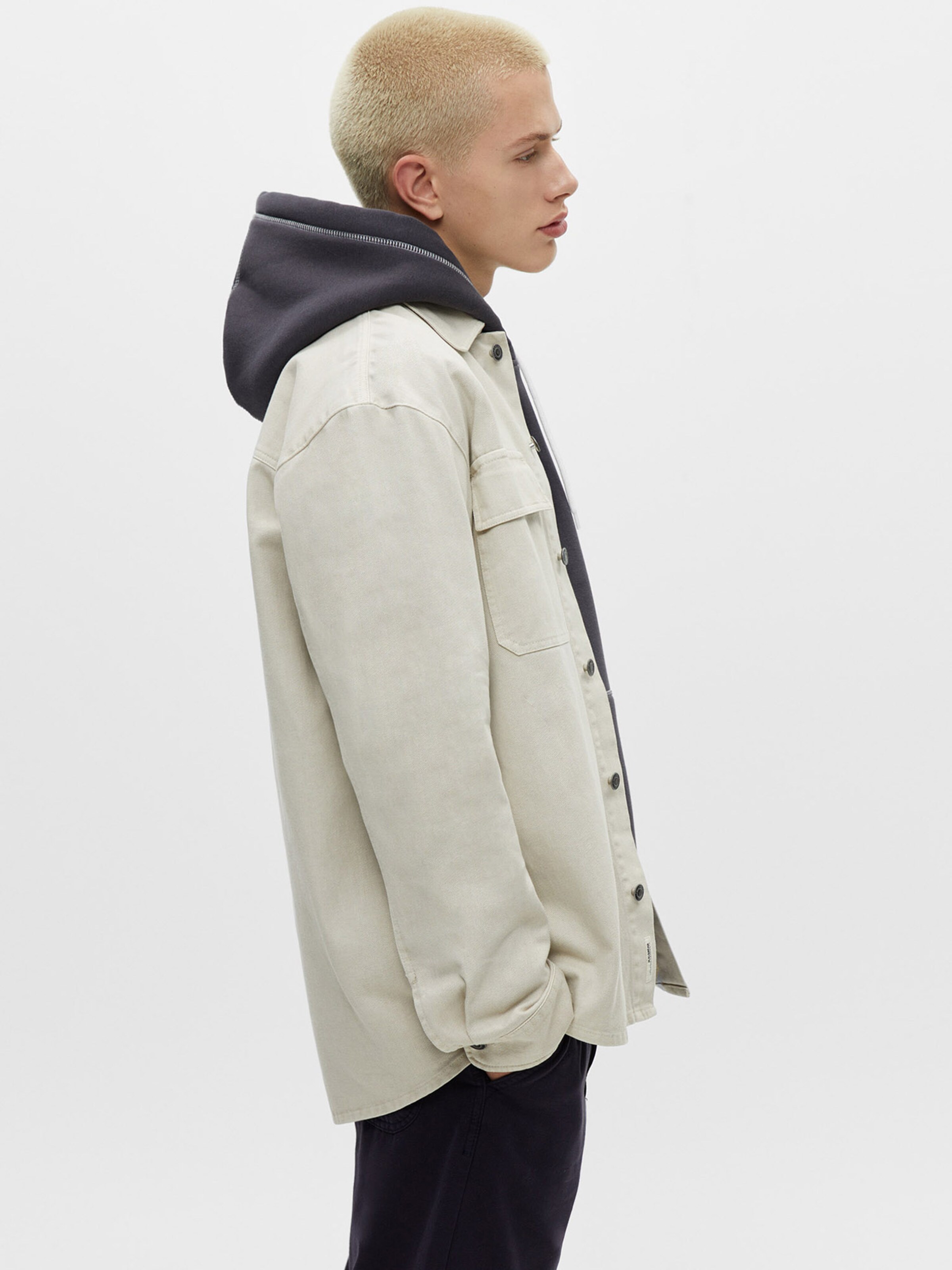 Pull&Bear Kurtka przejściowa w kolorze biały