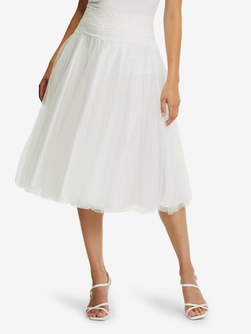 Vera Mont Skirt in White: front