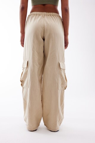 BDG Urban Outfitters Ohlapna forma Kargo hlače 'Luca' | bež barva