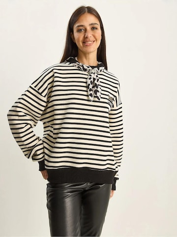 Felpa di Bianco Lucci in nero