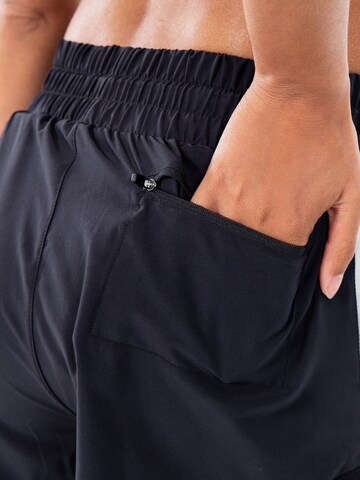 Regular Pantalon de sport 'Maisie' Smilodox en noir