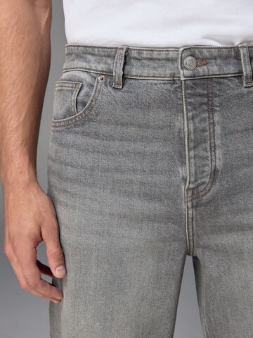 Loosefit Jeans di Next in grigio