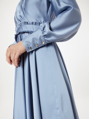 Robe de cocktail SWING en bleu