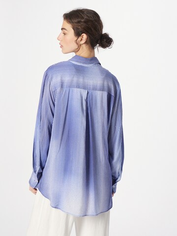 WEEKDAY Bluse in Blau