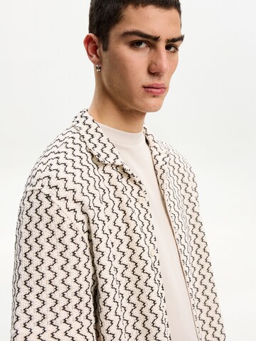 Bershka Comfort fit Button Up Shirt in Beige