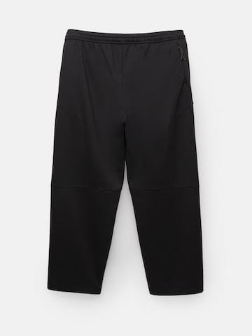 Pull&Bear Regular Pants in Black