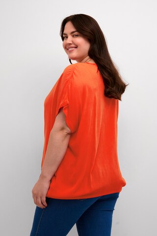 Camicia da donna 'Ami' di KAFFE CURVE in rosso