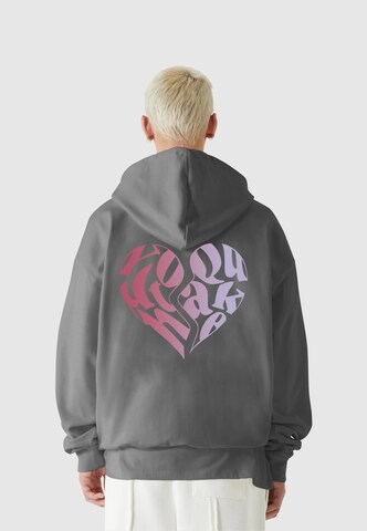 Lost Youth Sweatshirt 'Heart' in Grijs