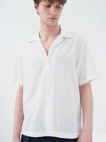 Giesto Regular fit Button Up Shirt in White