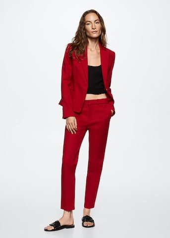 Regular Pantaloni cu dungă 'Cofi' de la MANGO pe roșu