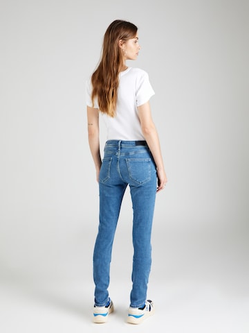 s.Oliver Slimfit Jeans 'Betsy' in Blauw