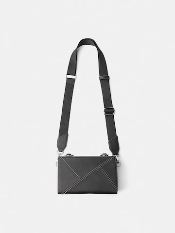 Bershka Tasche in Schwarz