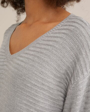 WE Fashion Sweater in Grey