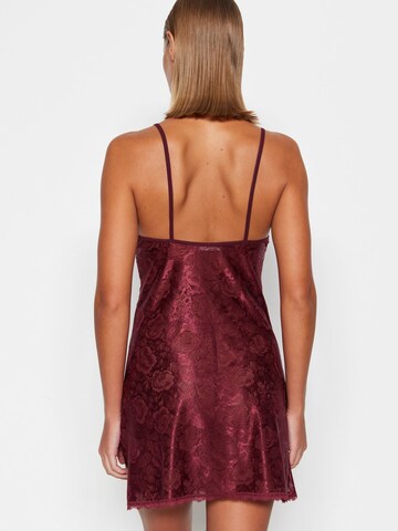 TrendyolNegliže - crvena boja