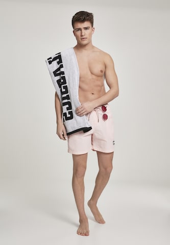 Urban Classics Badeshorts in Pink