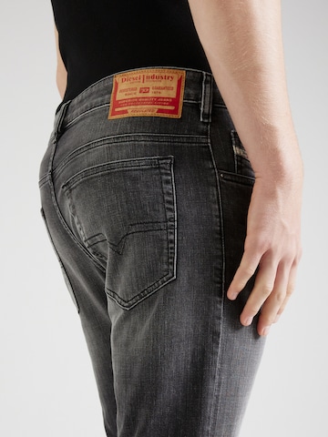 DIESEL Regular Jeans 'YENNOX' in Grau