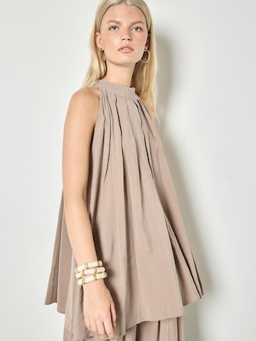 Chemisier ' ' Apricot en gris