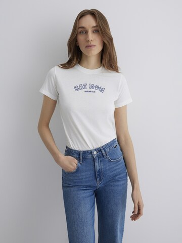 Mavi Shirt in White: front