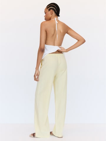 Pull&BearWide Leg/ Široke nogavice Hlače - žuta boja