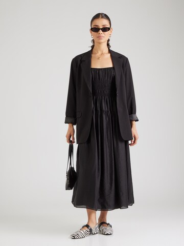 Robe & Other Stories en noir