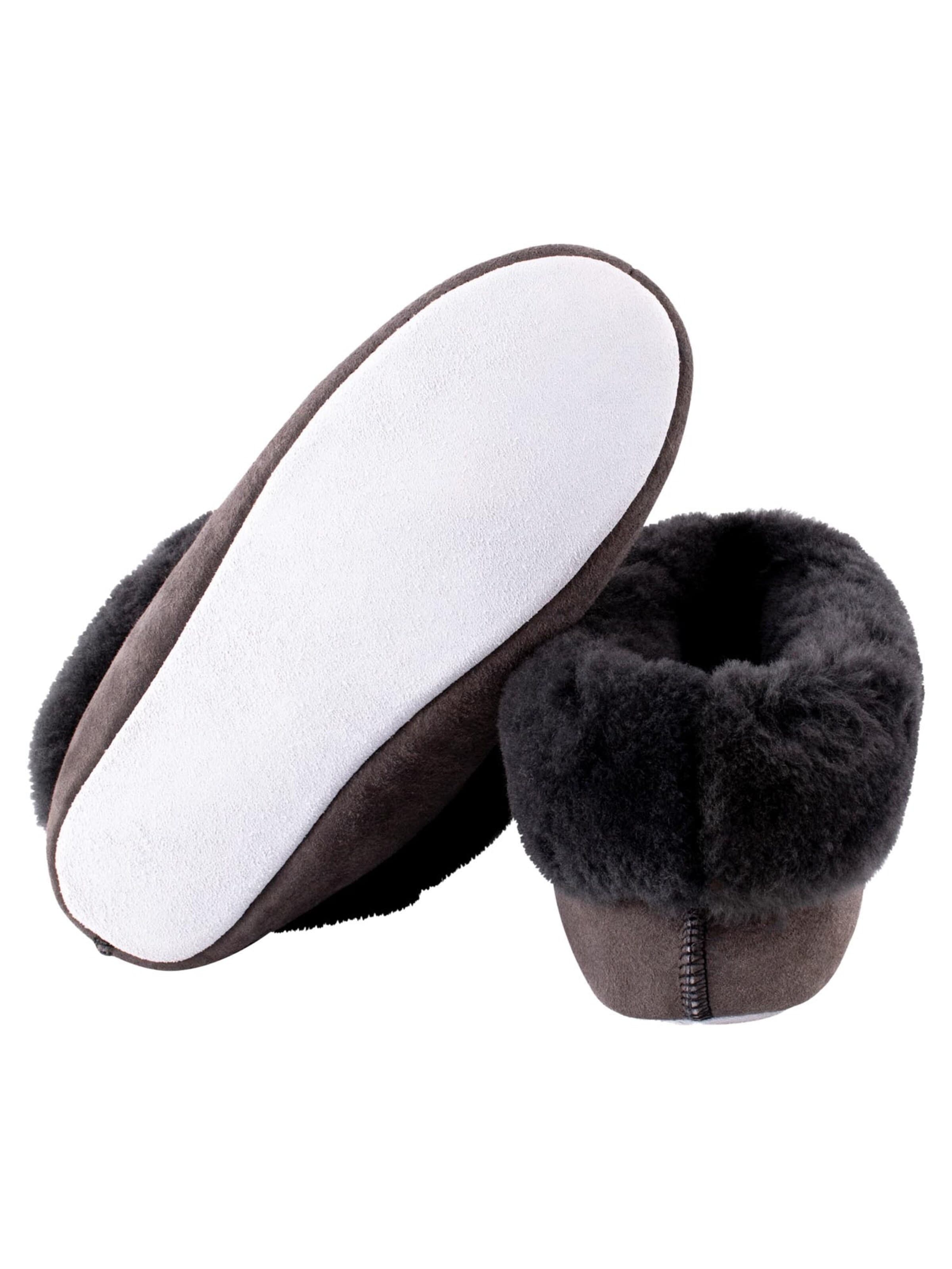 SHEPHERD Slippers 'Moa' in Black