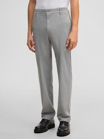 Regular Pantalon chino 'Roj' STRELLSON en gris : devant