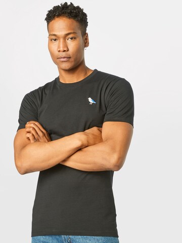 Cleptomanicx Basic Tee Embro Gull in Schwarz: predná strana