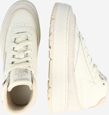 Sneaker alta 'Club C Geo' di Reebok in bianco