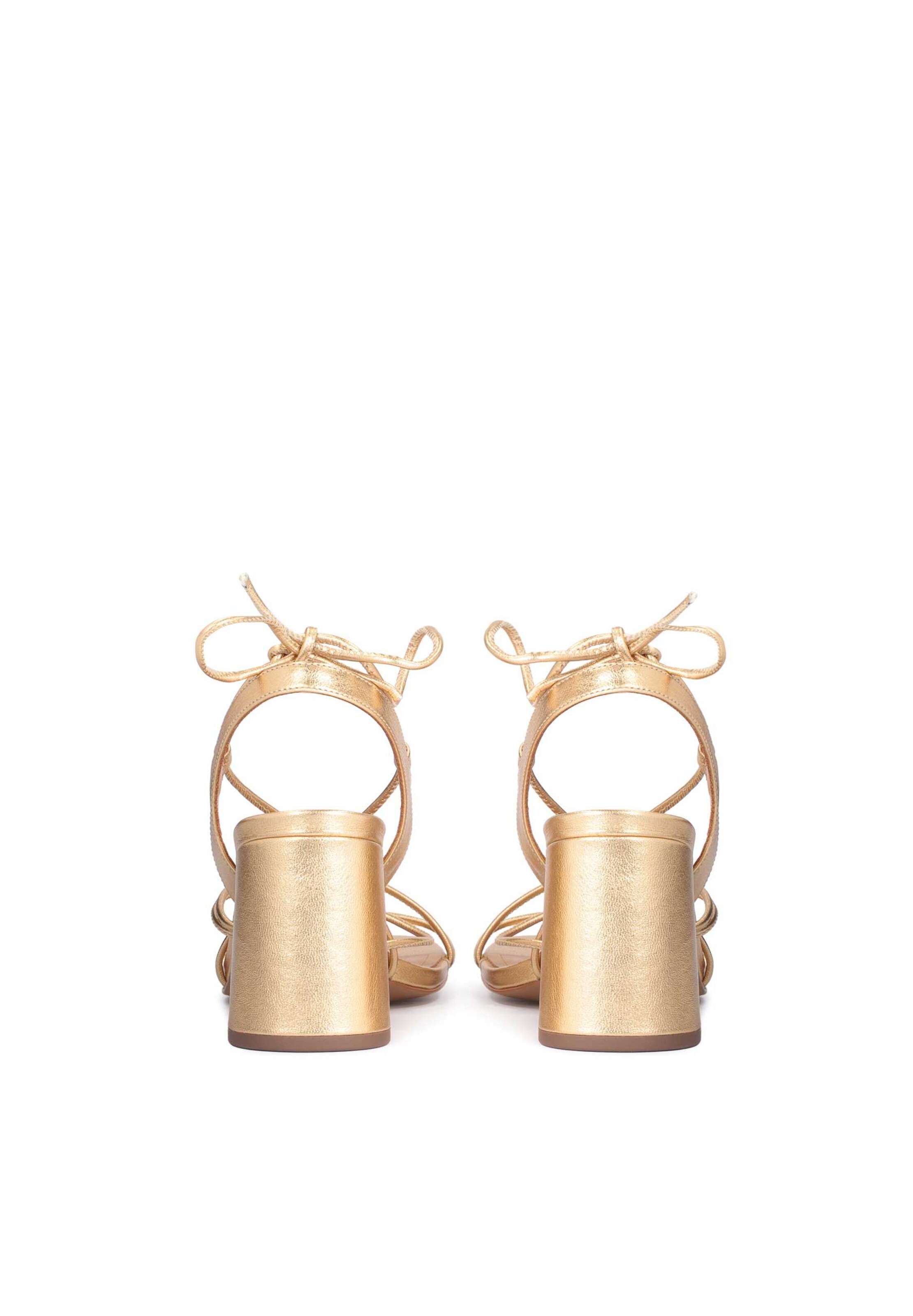 Sandalo con cinturino di Kazar in oro