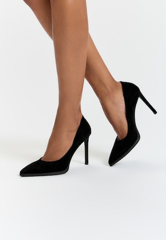 CESARE GASPARI Pumps in Schwarz