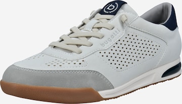 Sneaker bassa di bugatti in bianco: frontale