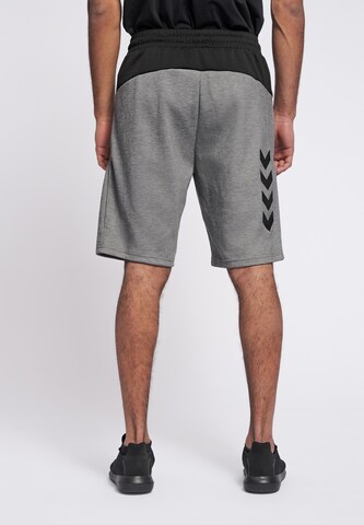 Regular Pantalon de sport Hummel en gris