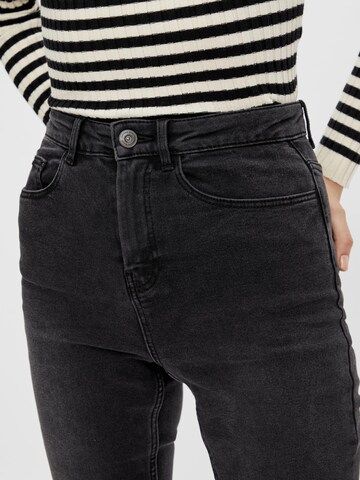 PIECES Skinny Jeans in Grau